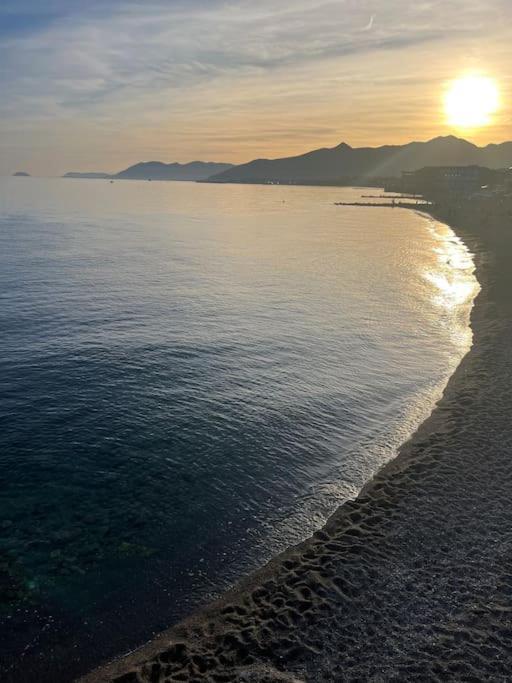 Appartement Vue Sur Mer Pietra Ligure Extérieur photo